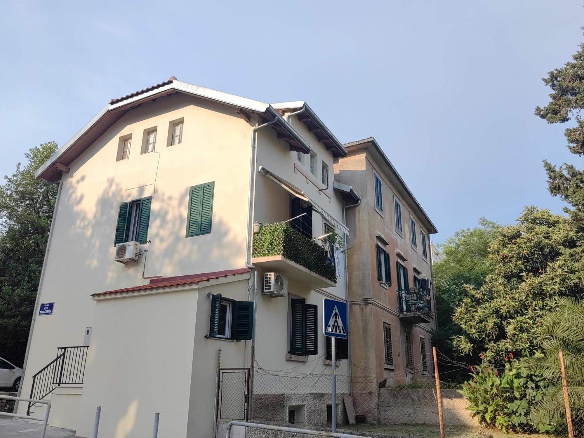 Relax And Enjoy Apartments Split Bagian luar foto
