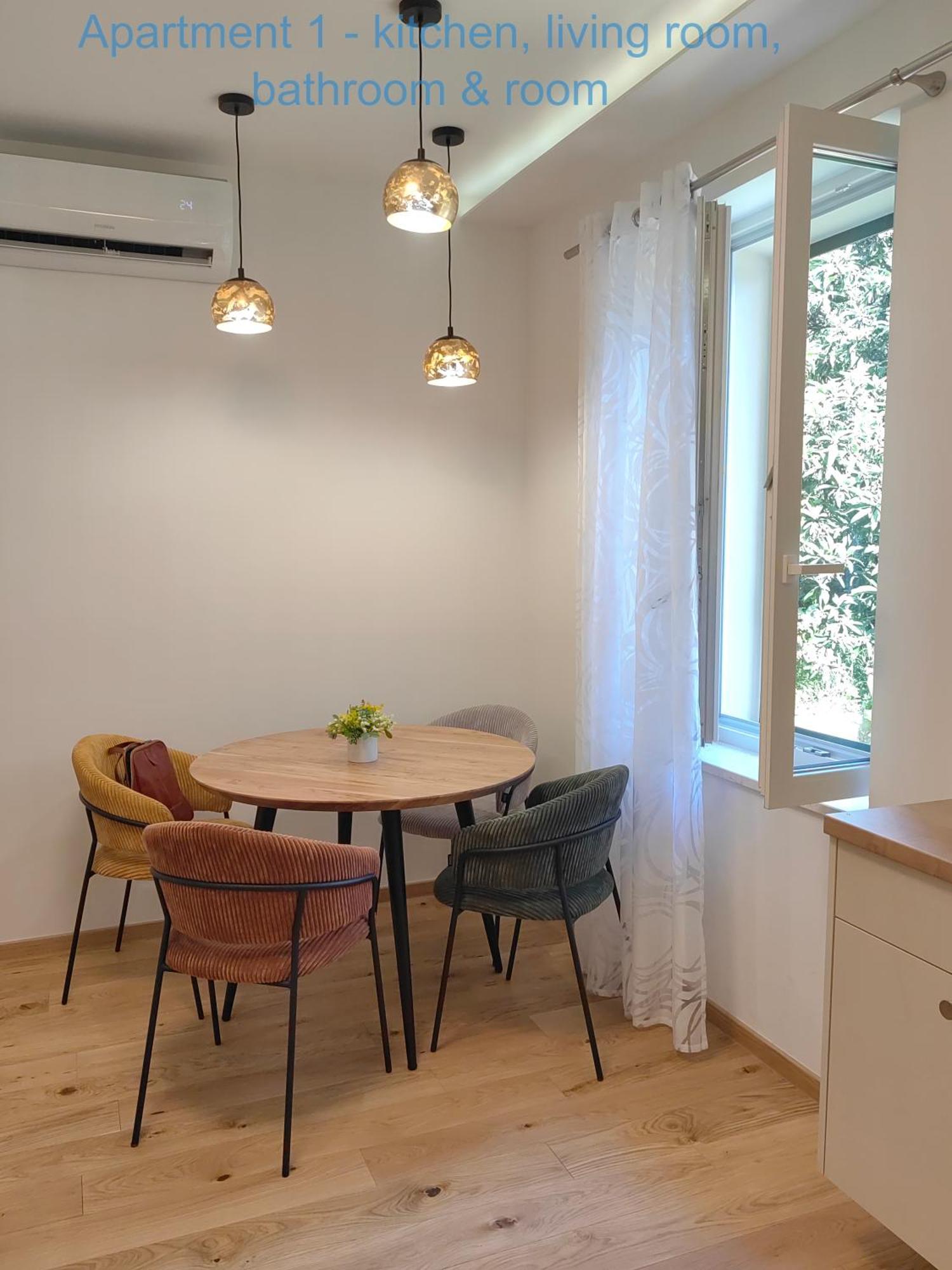 Relax And Enjoy Apartments Split Bagian luar foto