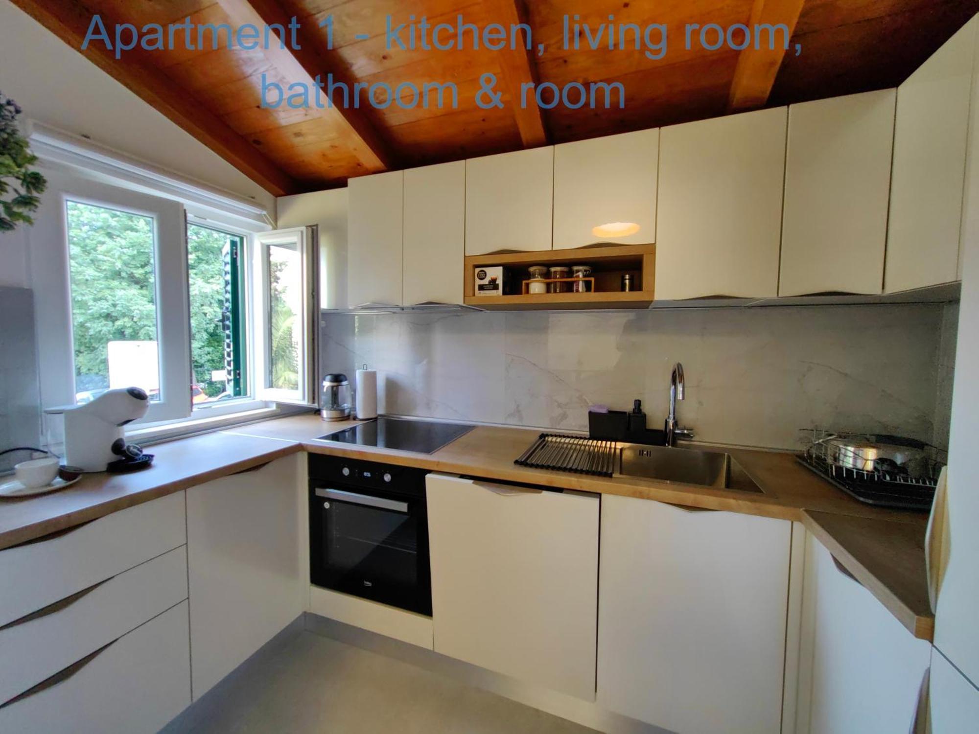 Relax And Enjoy Apartments Split Bagian luar foto