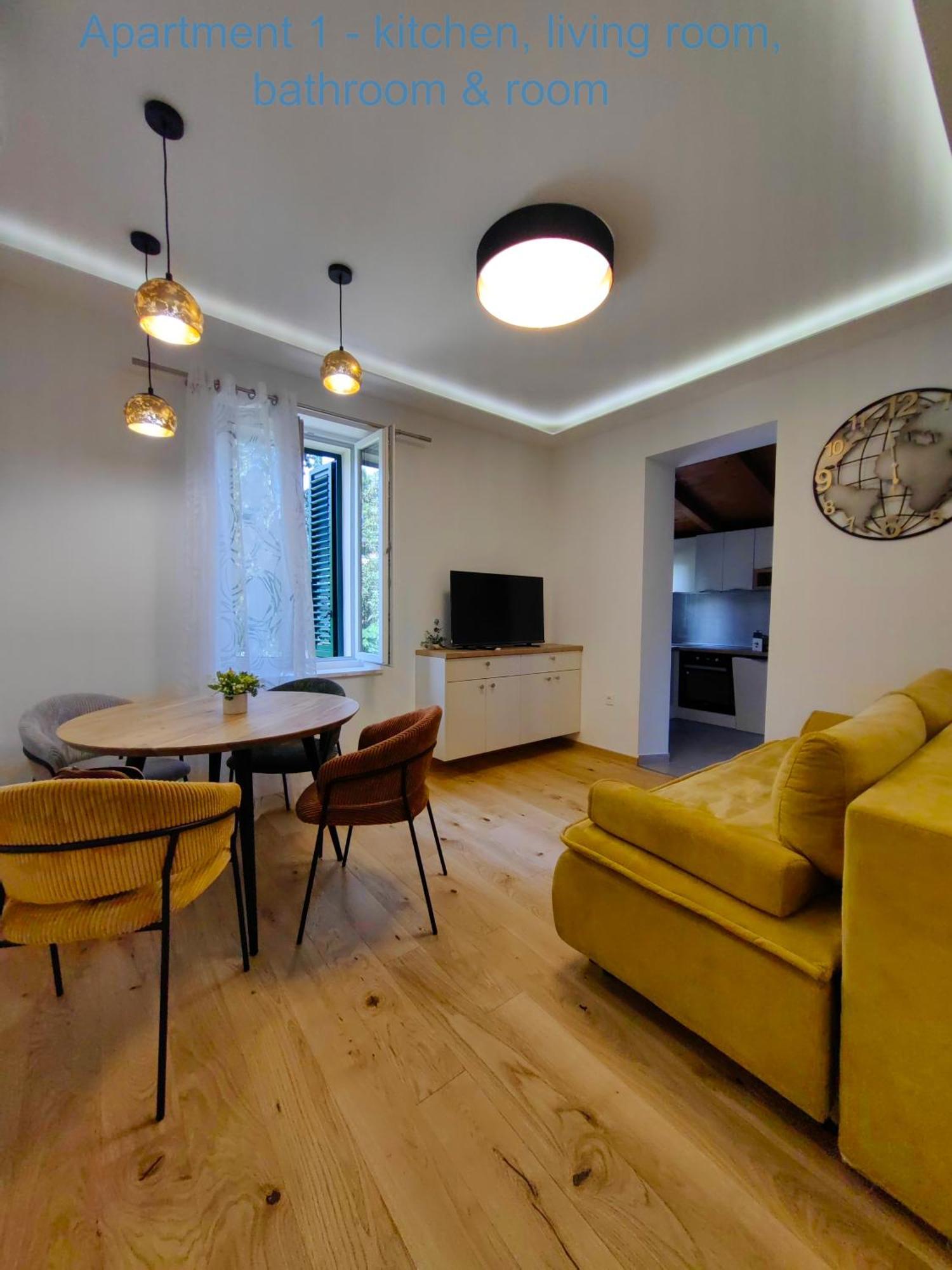 Relax And Enjoy Apartments Split Bagian luar foto