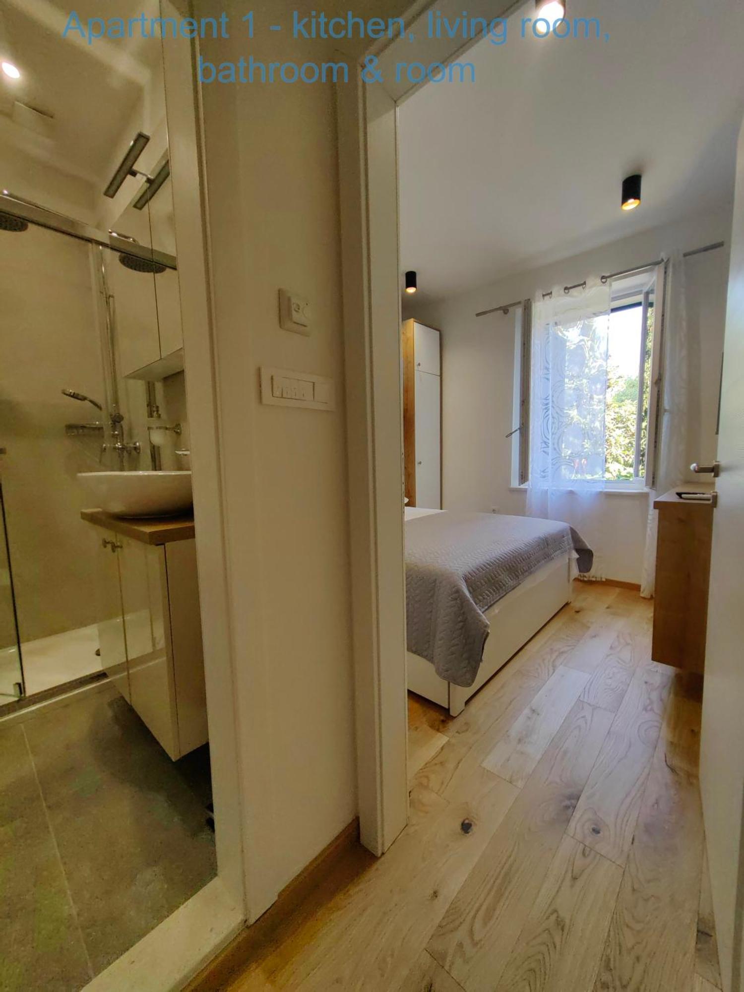 Relax And Enjoy Apartments Split Bagian luar foto