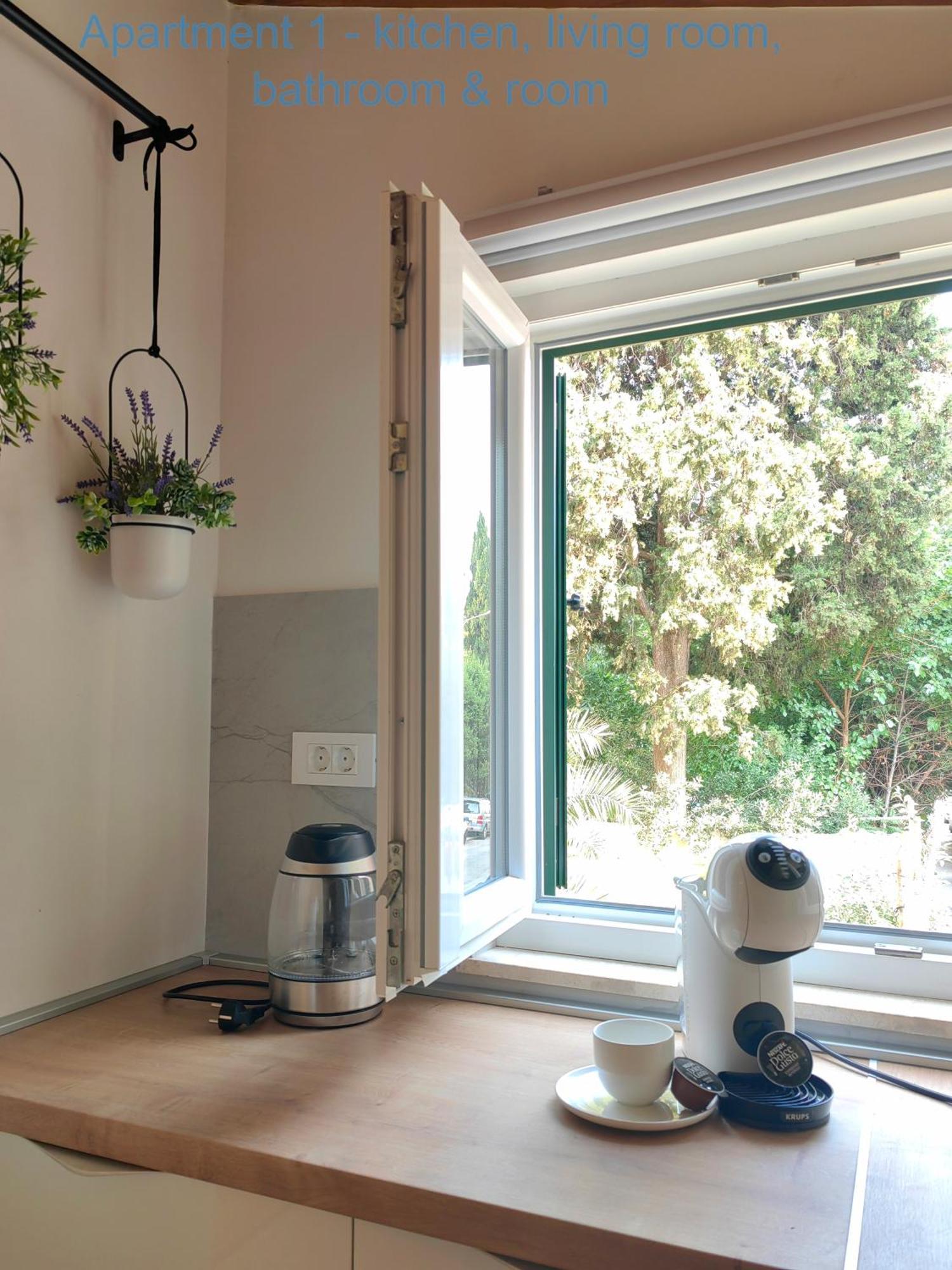 Relax And Enjoy Apartments Split Bagian luar foto