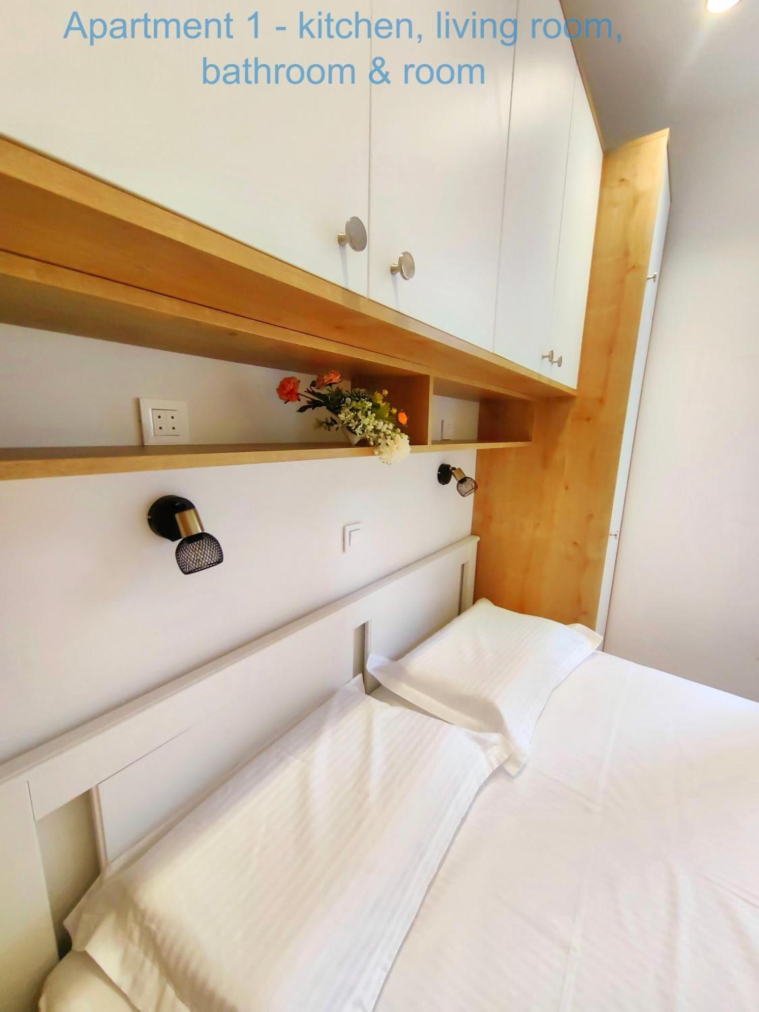 Relax And Enjoy Apartments Split Bagian luar foto