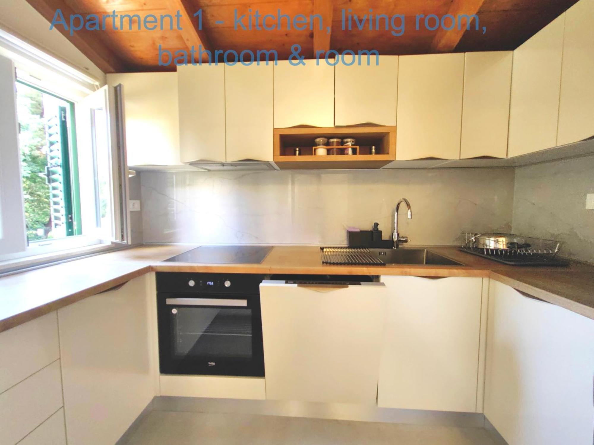 Relax And Enjoy Apartments Split Bagian luar foto
